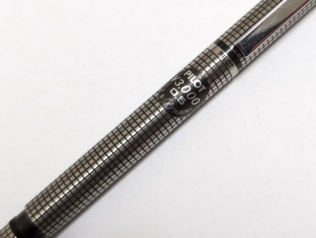 Pilot　キャップ式シャープペンシル　0.5mm　格子柄