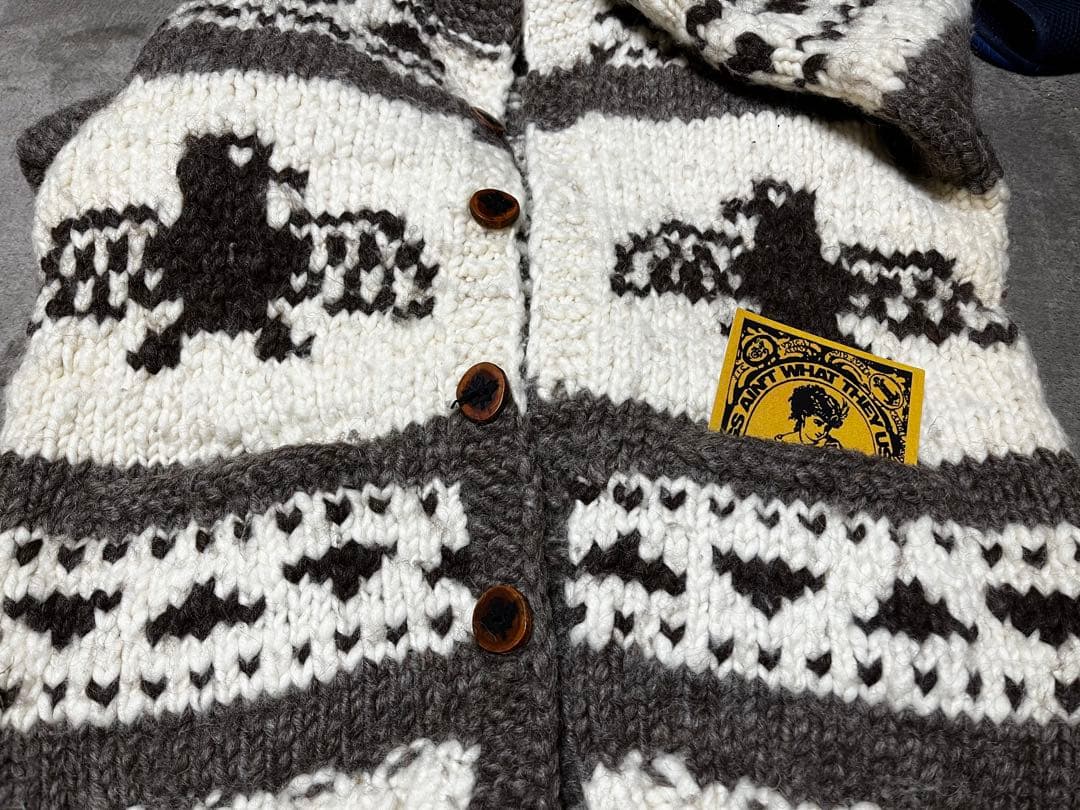 カナダ製　肉厚ウール100%サンダーバード柄カウチンセーター