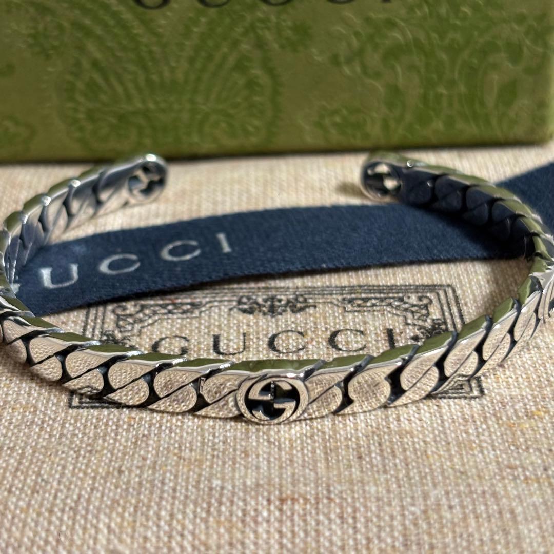 GUCCI 新品同様品　インターロッキングバングル　ブレスレット　刻印18