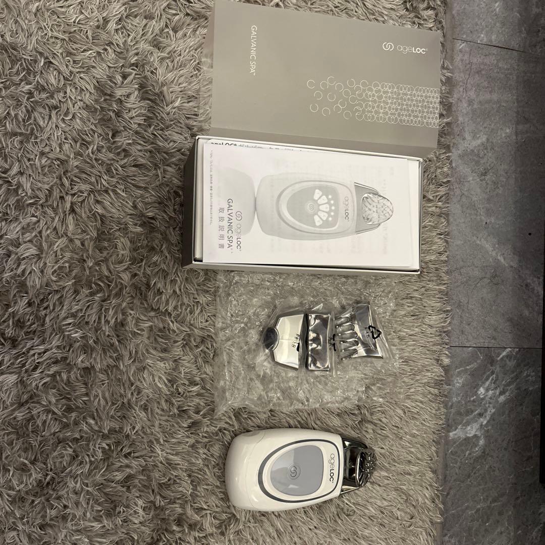 ageLOC ガルバニックスパ 本体と付属品