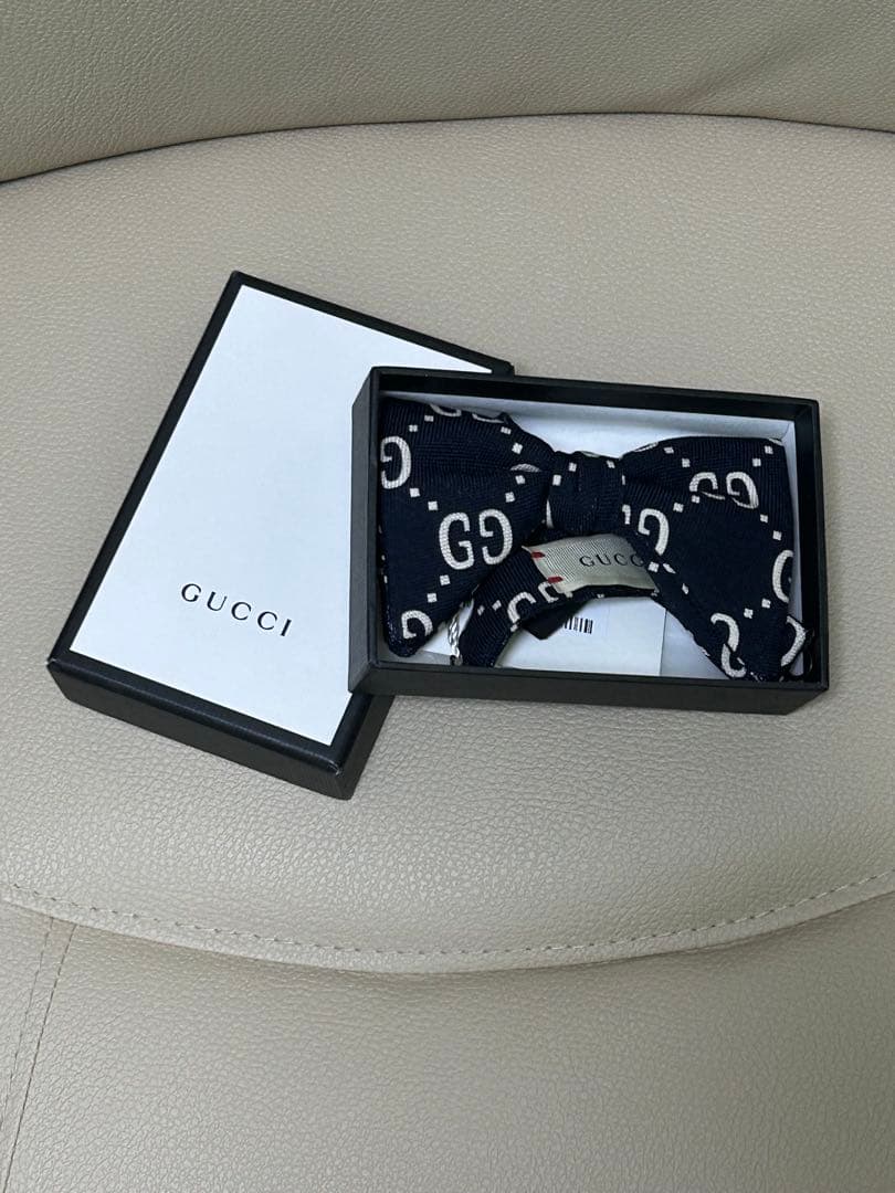 GUCCI ネイビー GGロゴ 蝶ネクタイ