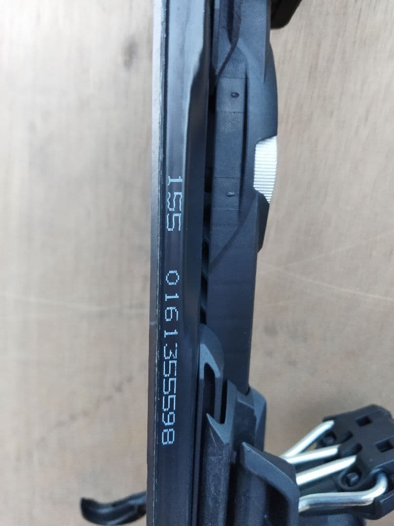 れおぱぱ　VOLKL TIP ROCKER ゴールド/黒155 スキー 板