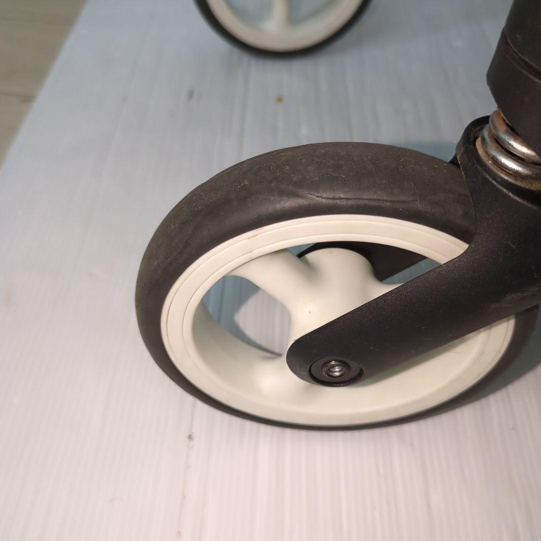 サイベックス リベル クラシックベージュ　cybex