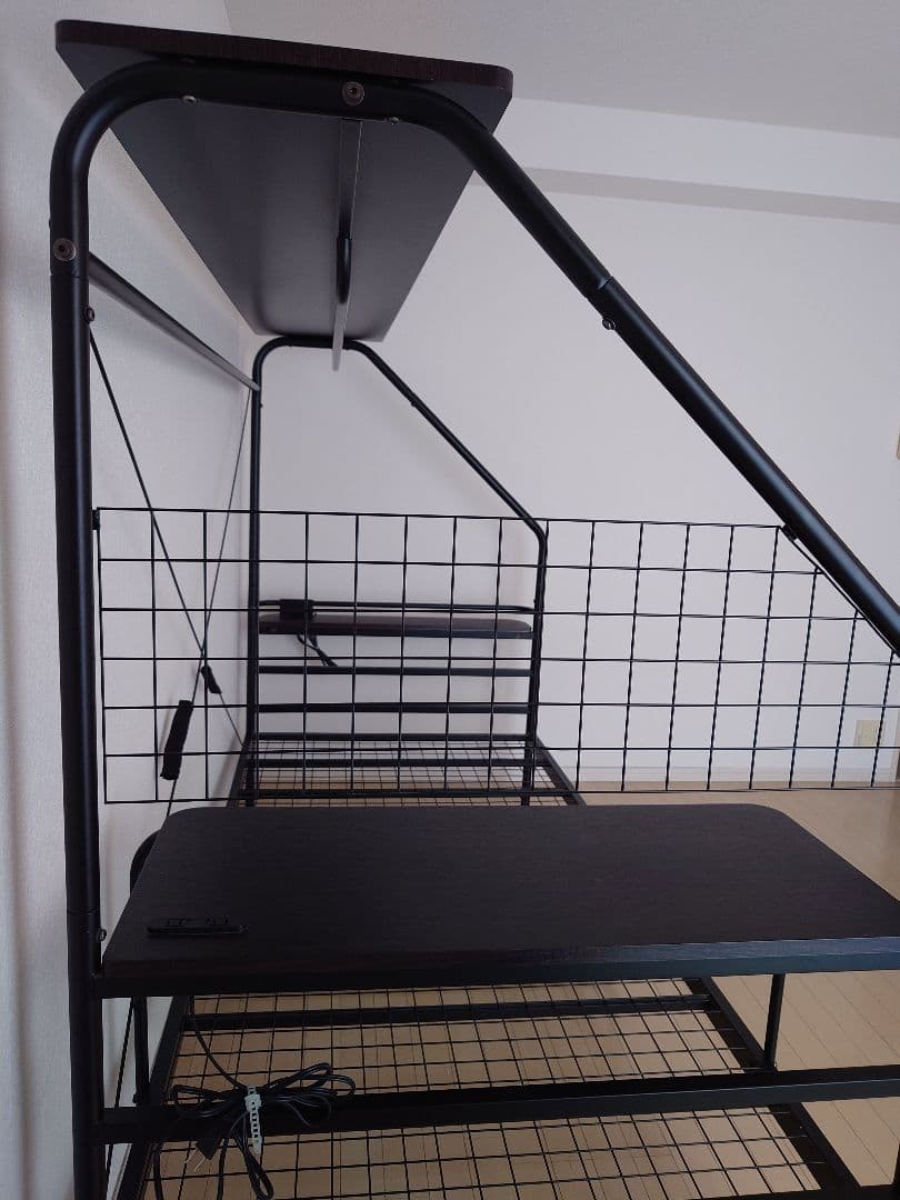 ※直接引き取り限定※ デスク.コンセント付き ベッドフレーム シングル