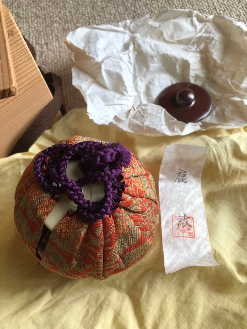 鉄砂　茶入　安東五　氏作　共箱入　替蓋付き