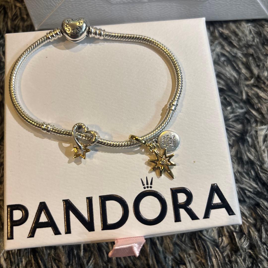 正規品Pandoraチャーム付きブレスレットセット　サイズ19（17㎝）