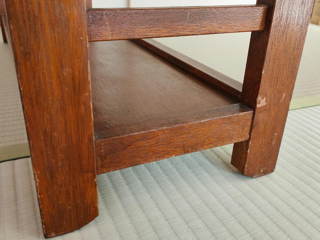 そうすけさんで買った古い木製の本棚