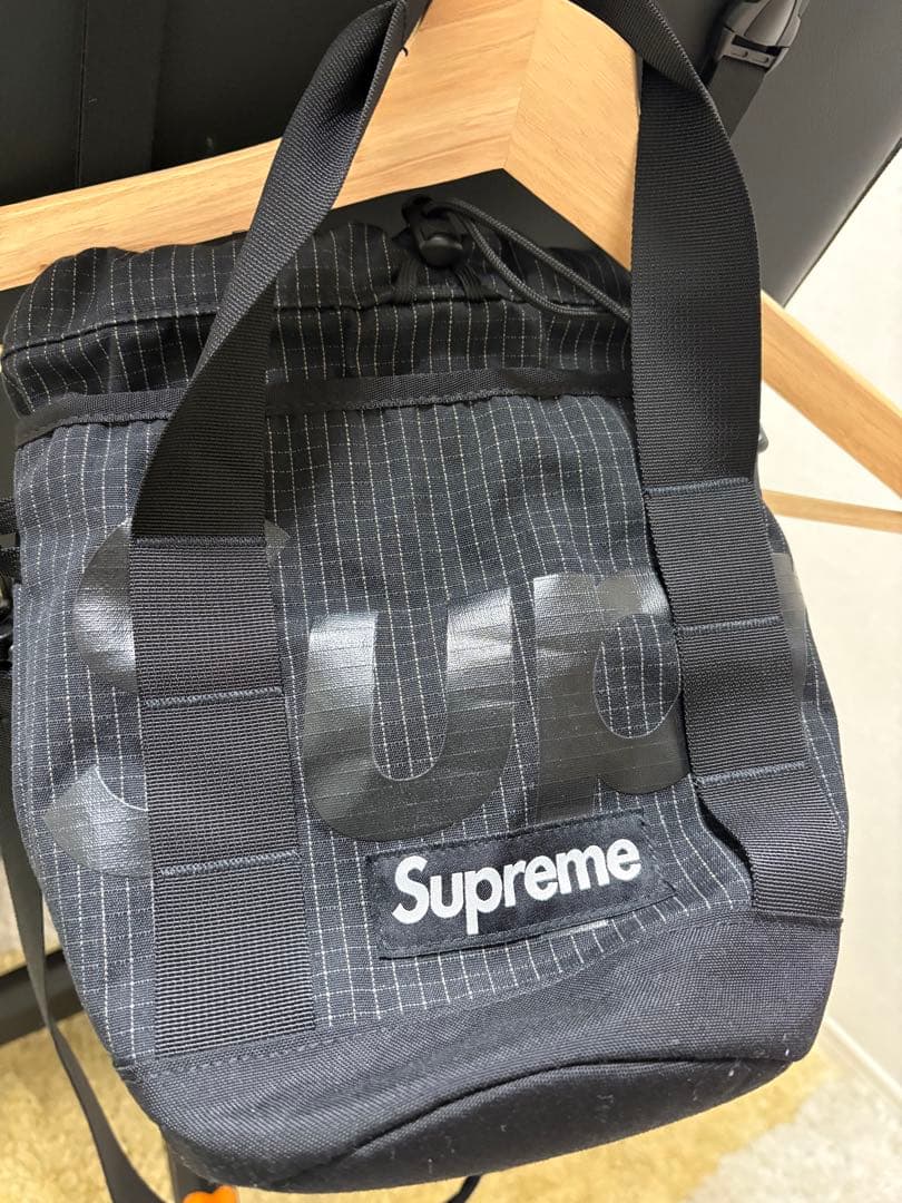 Supreme ショルダーバッグ ブラック ロゴ シュプリーム