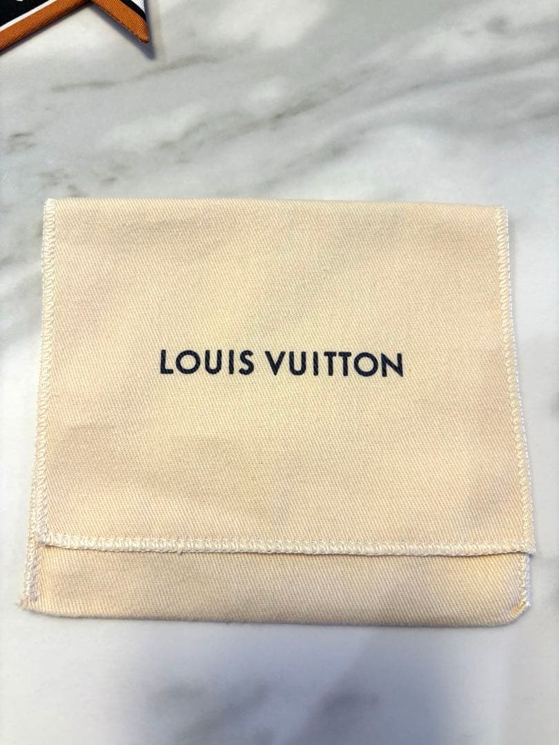 ルイヴィトン　モノグラム　バンドー　保存袋とショッパー付き