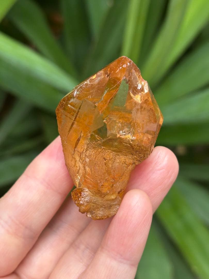 ネパール　ガネーシュヒマール　水晶ポイント　70g ゴールデンヒーラー　天然石