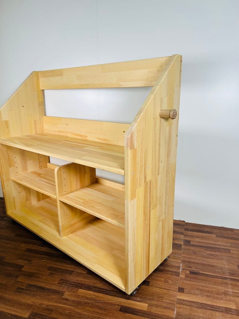 絵本棚　　キャスター付き