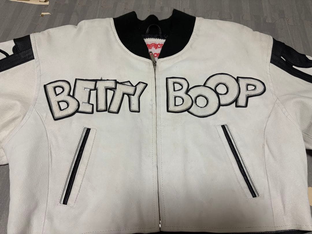今だけ値下げ中！！アメリカントゥーンズ ベティーブープ レザージャケット