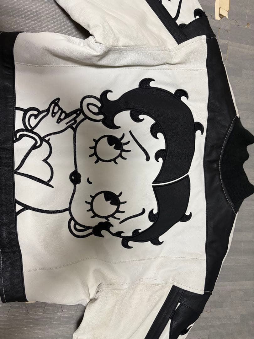 今だけ値下げ中！！アメリカントゥーンズ ベティーブープ レザージャケット