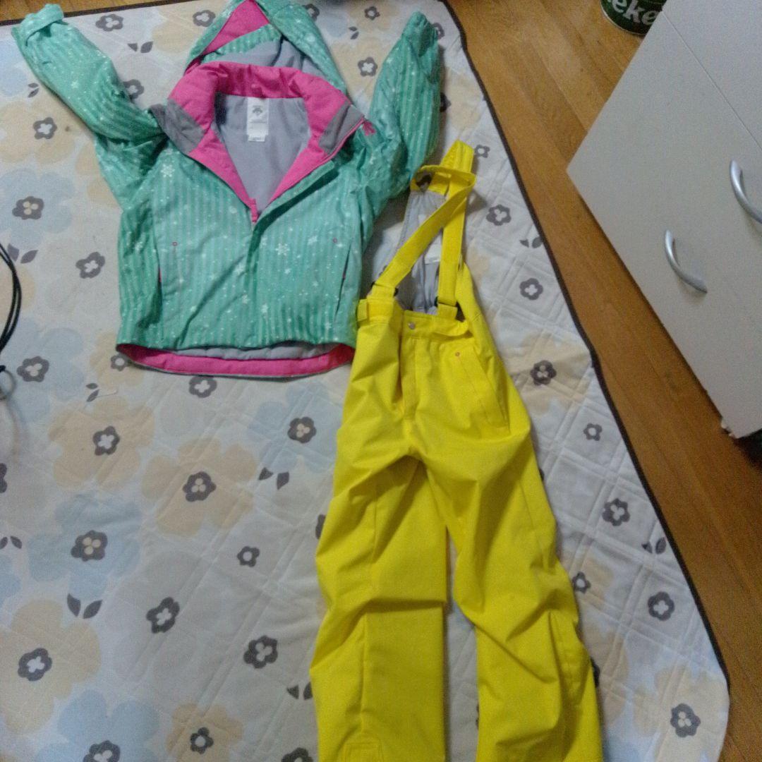 子ども用 スキーウェア ジャケットとパンツ