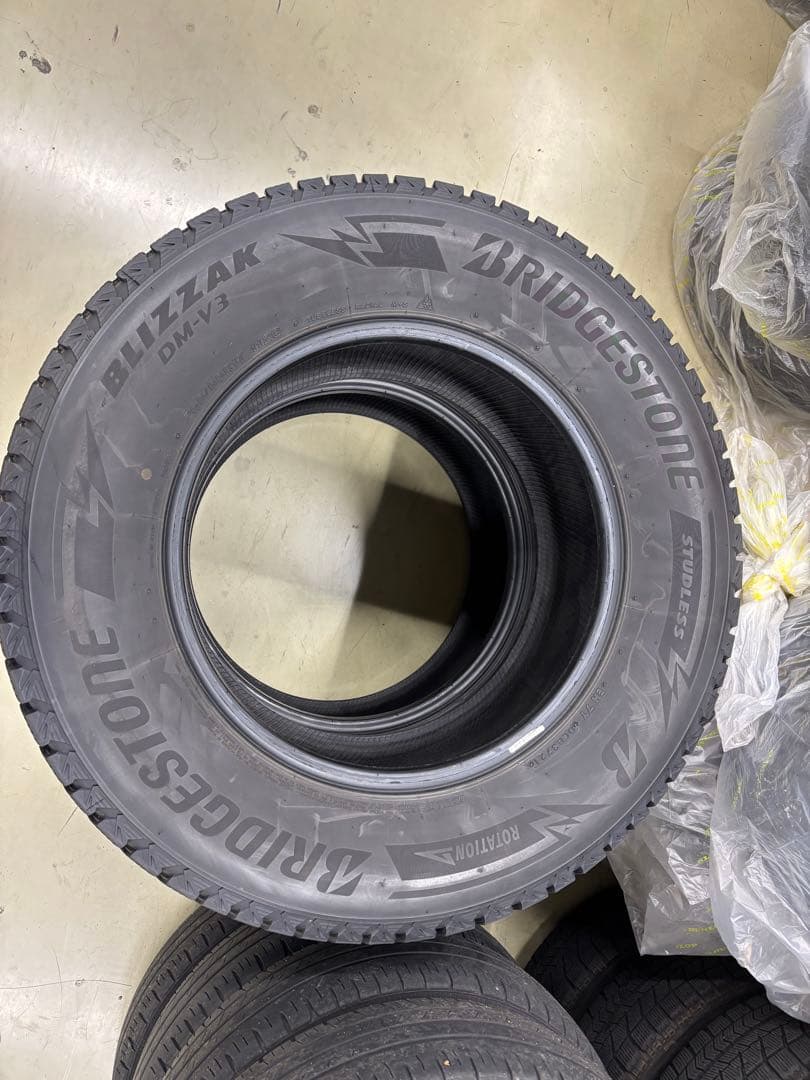 値下げ　ブリヂストン BLIZZAK DM-V3 17インチ スタッドレス　2本