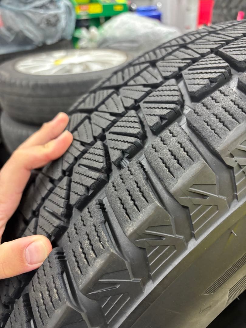 値下げ　ブリヂストン BLIZZAK DM-V3 17インチ スタッドレス　2本