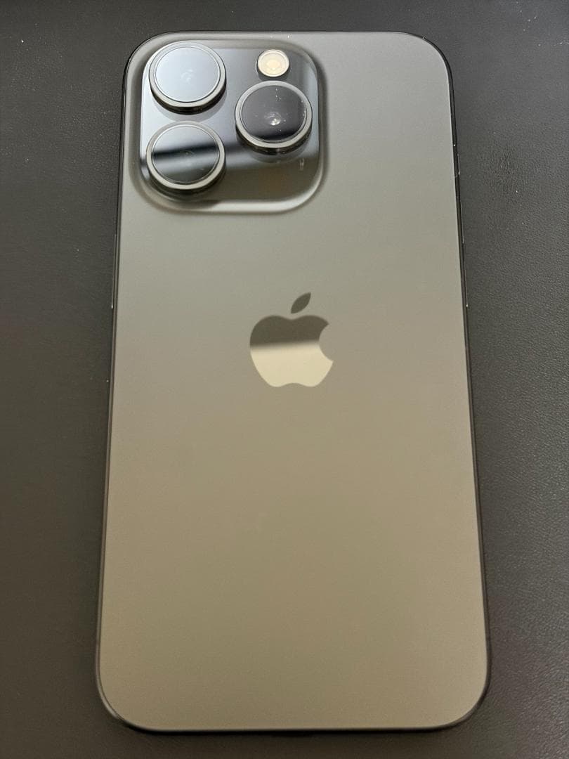 iPhone 15 Pro 128GBブラックチタニウム SIMフリー 動作良好