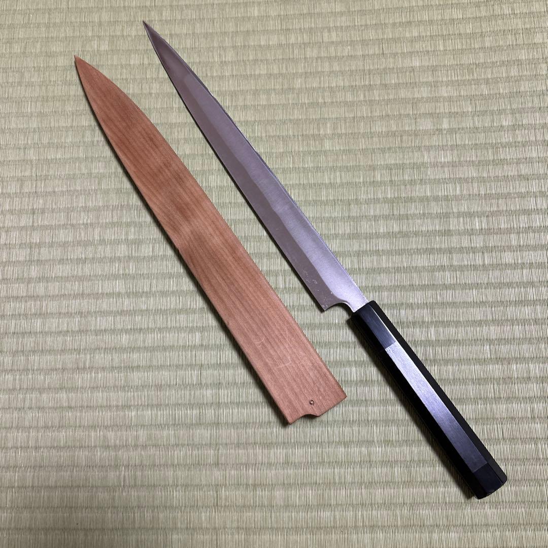本焼　佑成　柳刃　包丁　和包丁　刃紋あり　黒檀　黒水牛八角柄　鞘付き　か鏡面