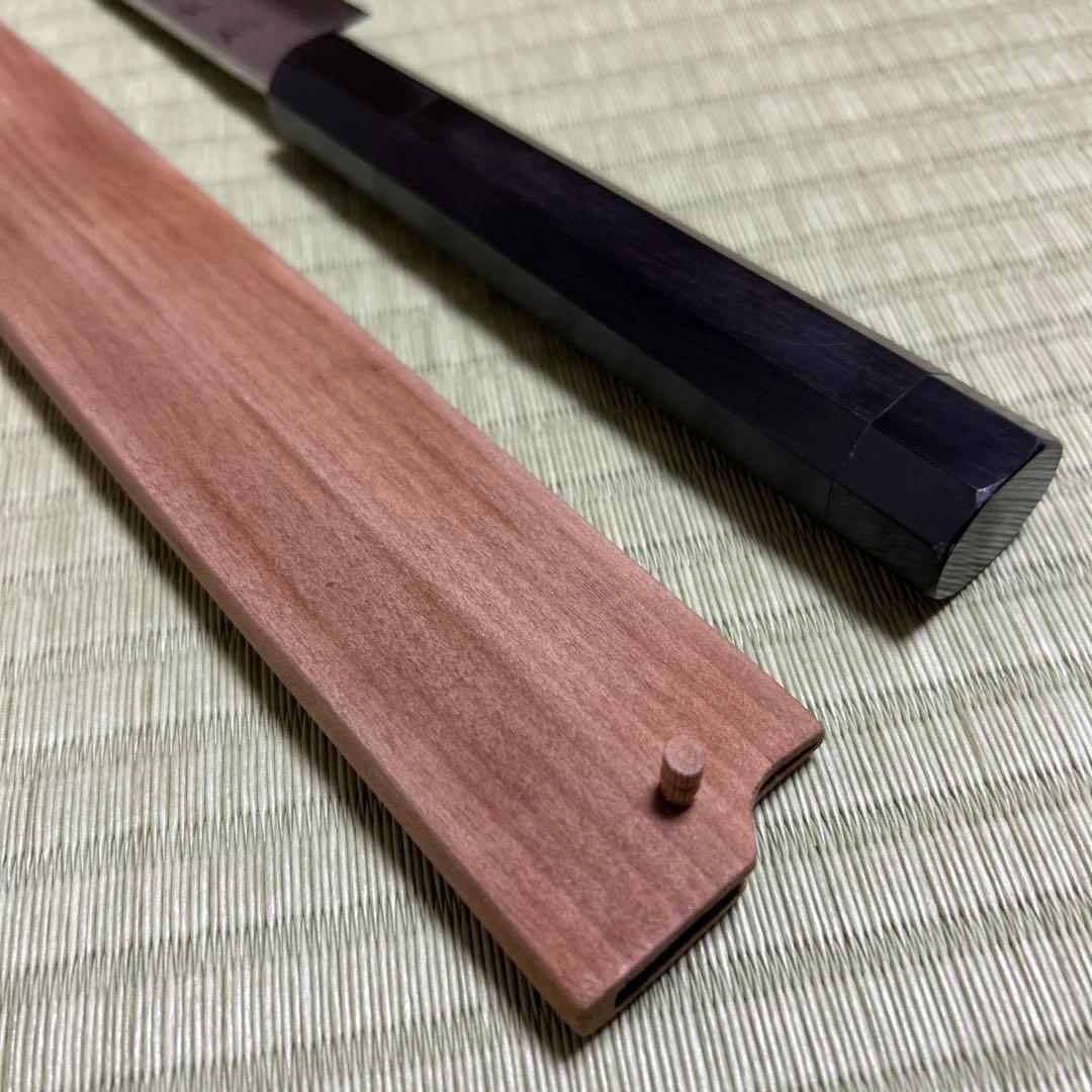 本焼　佑成　柳刃　包丁　和包丁　刃紋あり　黒檀　黒水牛八角柄　鞘付き　か鏡面