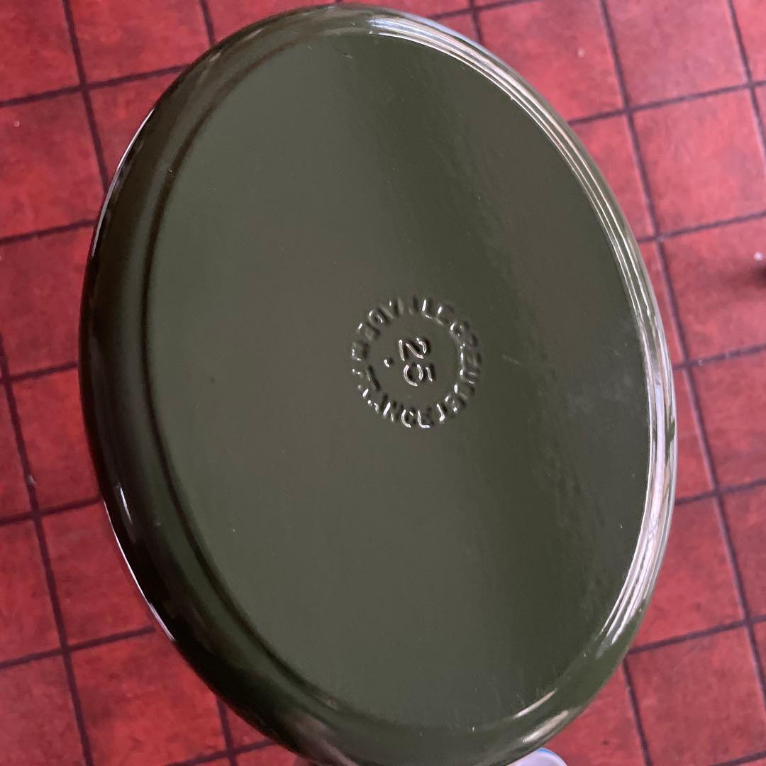 Le Creuset(ル・クルーゼ)ホーロー鍋　オーバル パンサイズ25