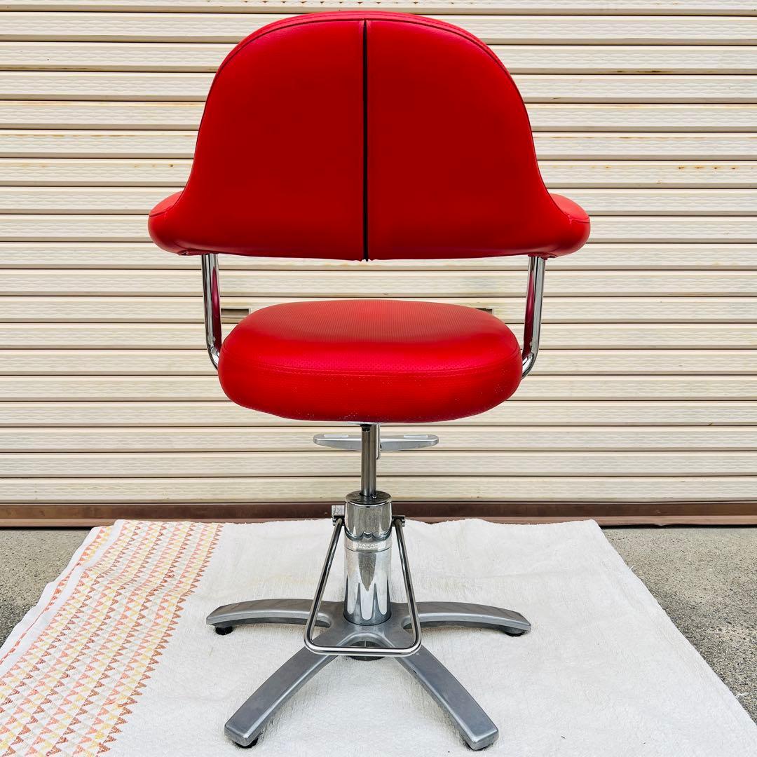 【希少】タカラベルモント製 バーバーチェア　理容椅子　モダンな赤