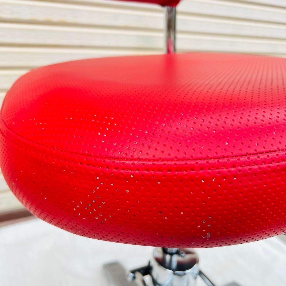 【希少】タカラベルモント製 バーバーチェア　理容椅子　モダンな赤