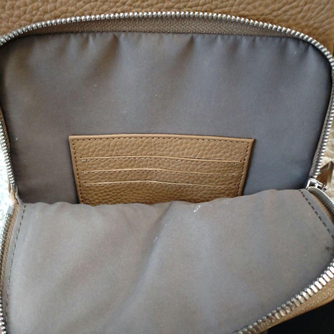 HUGO BOSS イタリアングレインレザー モノストラップ