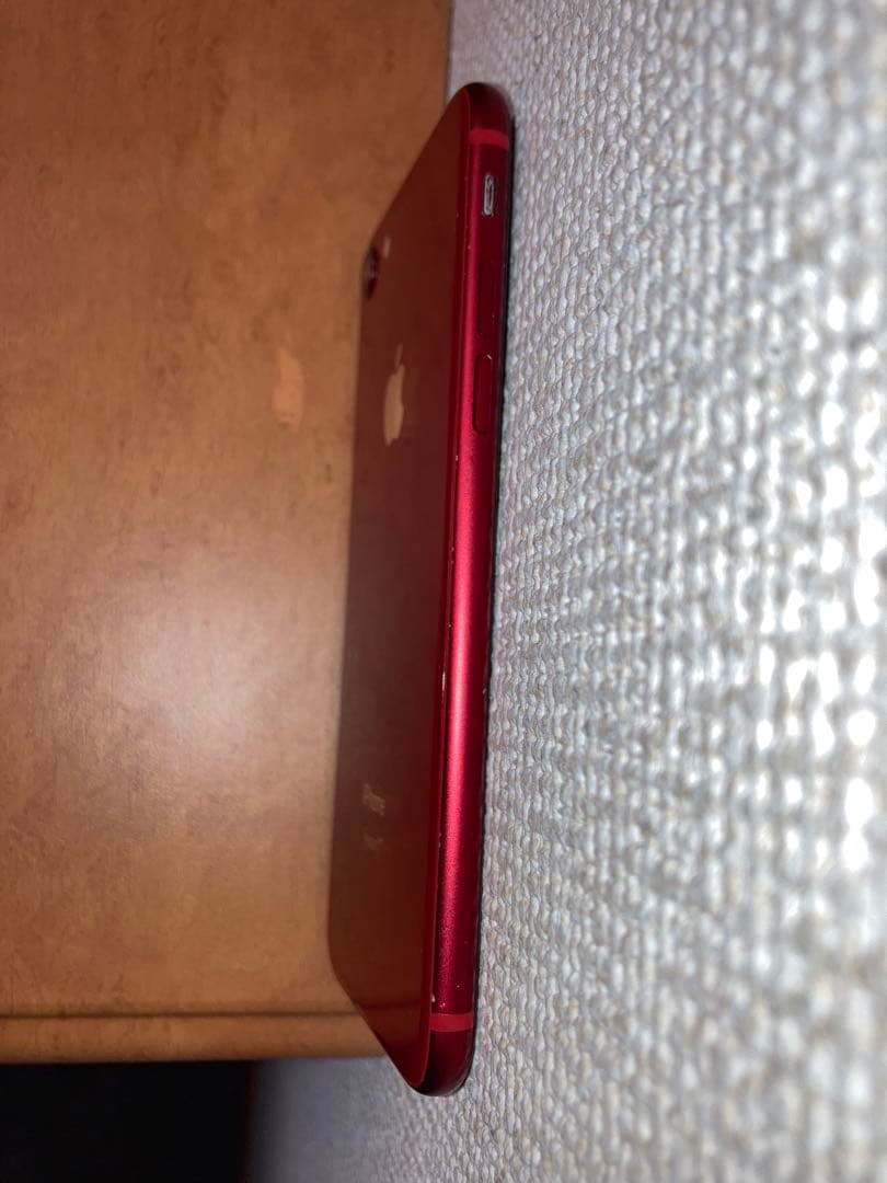 Apple iPhone 8 RED 本体