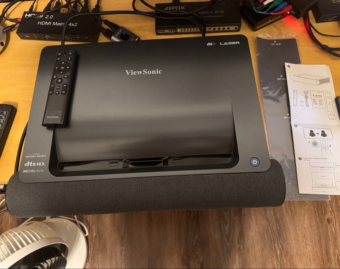 まる。ViewSonic X2000B-4K 超短焦点プロジェクター 本体