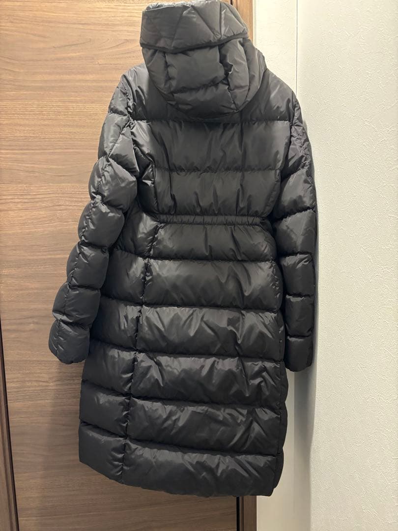 モンクレールダウンAvocette 日本橋三越モンクレールで購入　ハンガーと袋付