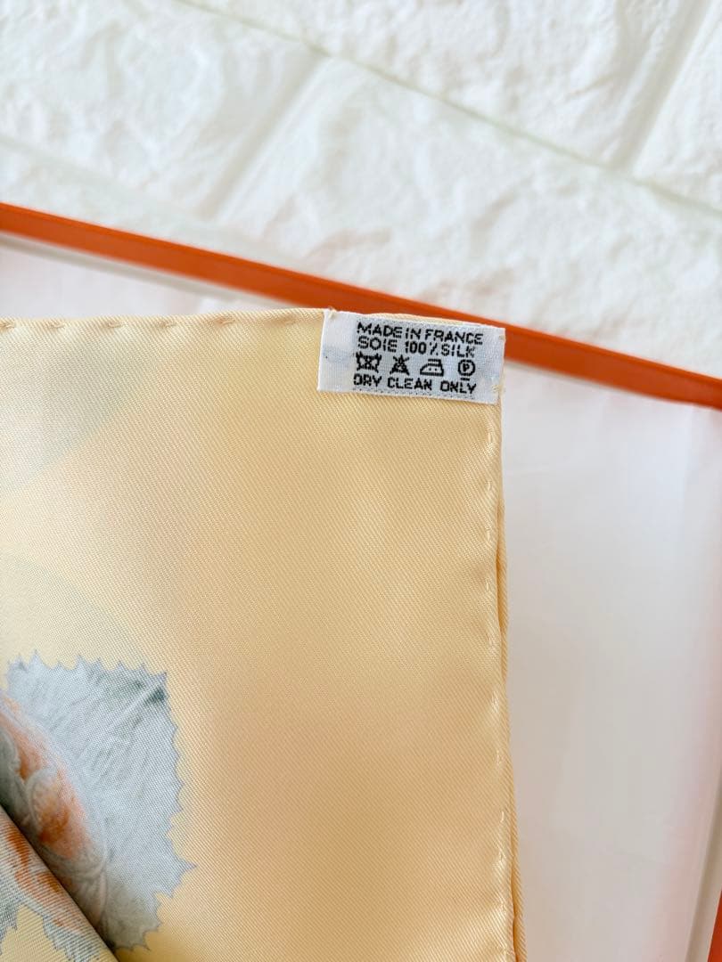 HERMES エルメス　シルクスカーフ カレ90 カボチャとコロシント