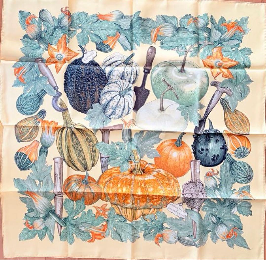 HERMES エルメス　シルクスカーフ カレ90 カボチャとコロシント