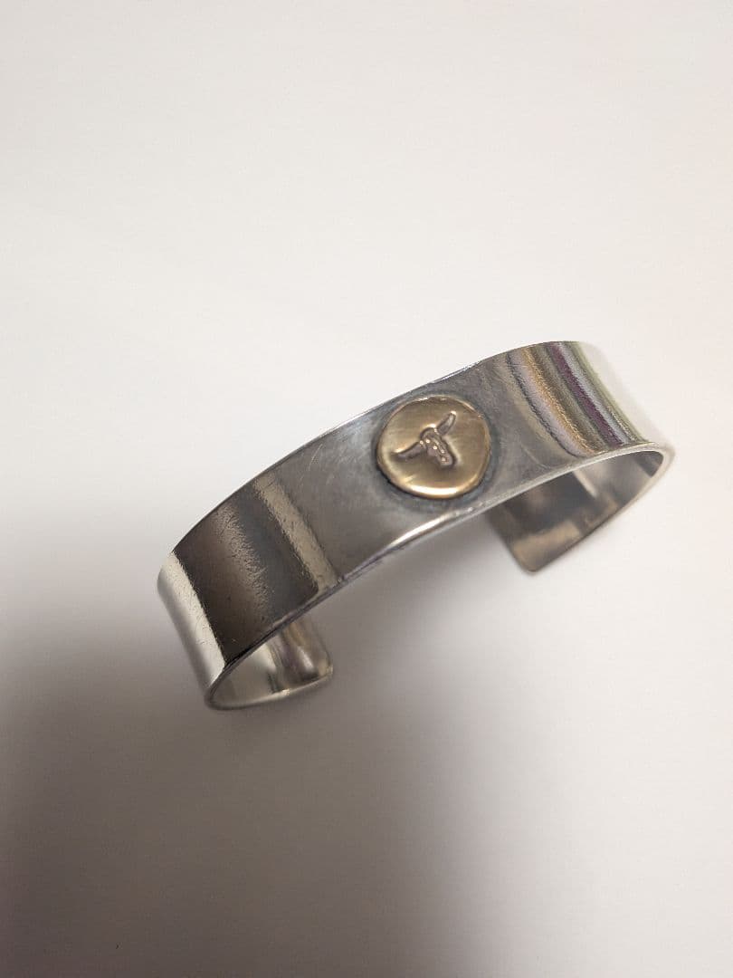 シルバー カウヘッド バングル