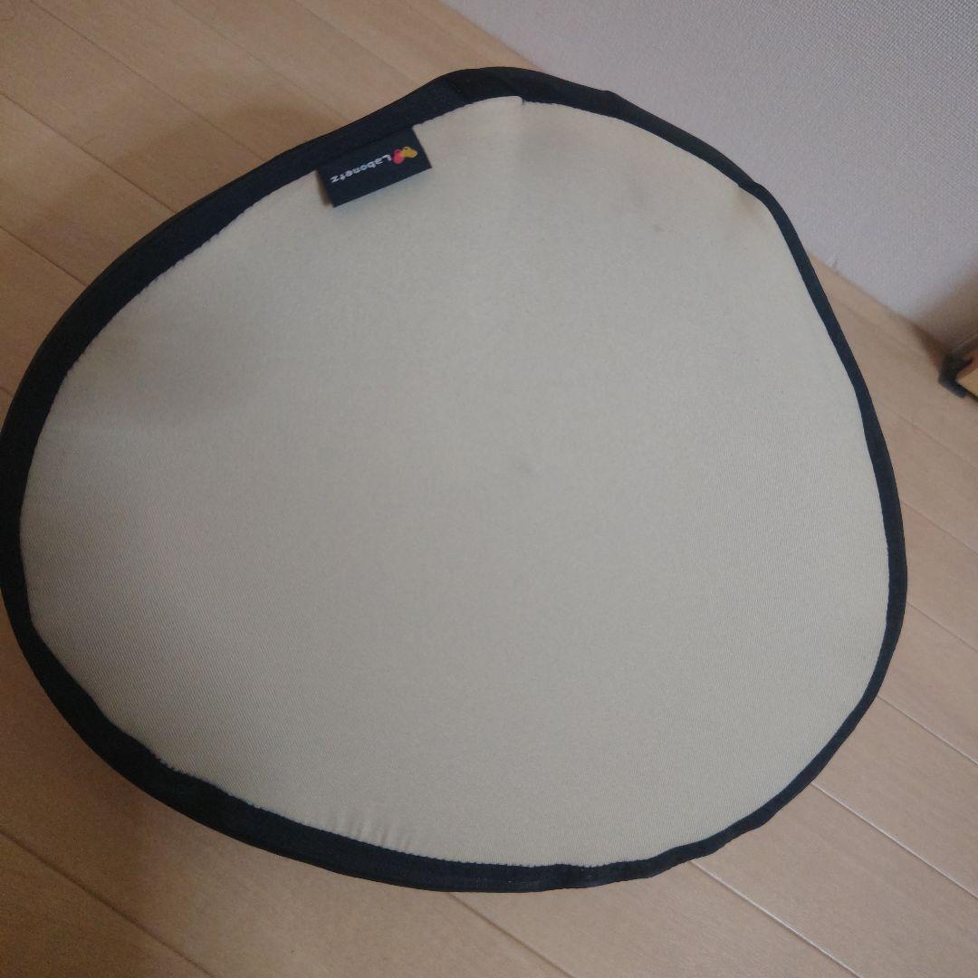 ★526A《姿勢矯正座椅子　凛座》黒色／背中低めの椅子です