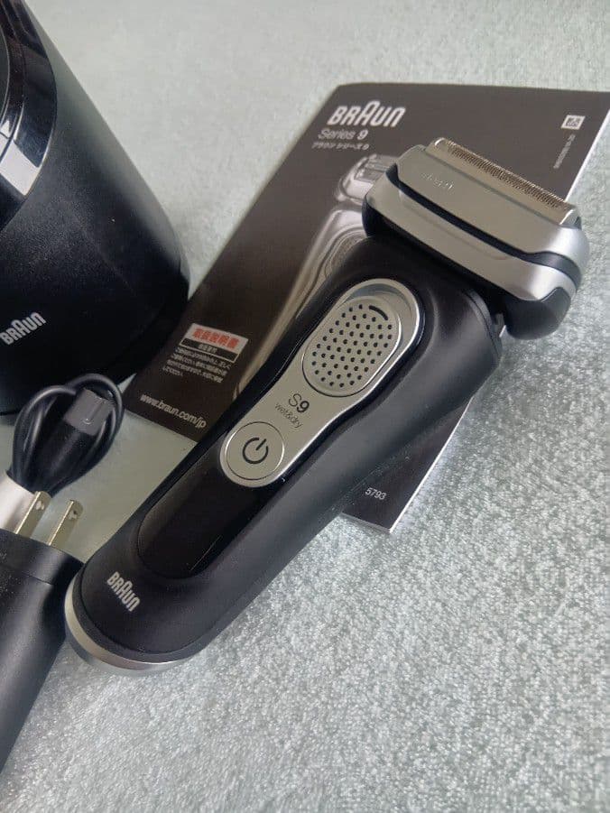 AKN様ブラウン最高峰Series 9 S9 9360cc 洗浄液付き 新品❣️