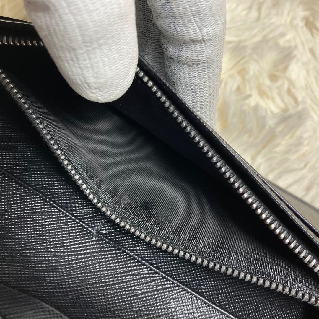 現行 プラダ ロングウォレット サフィアーノ 三角プレート IC内蔵