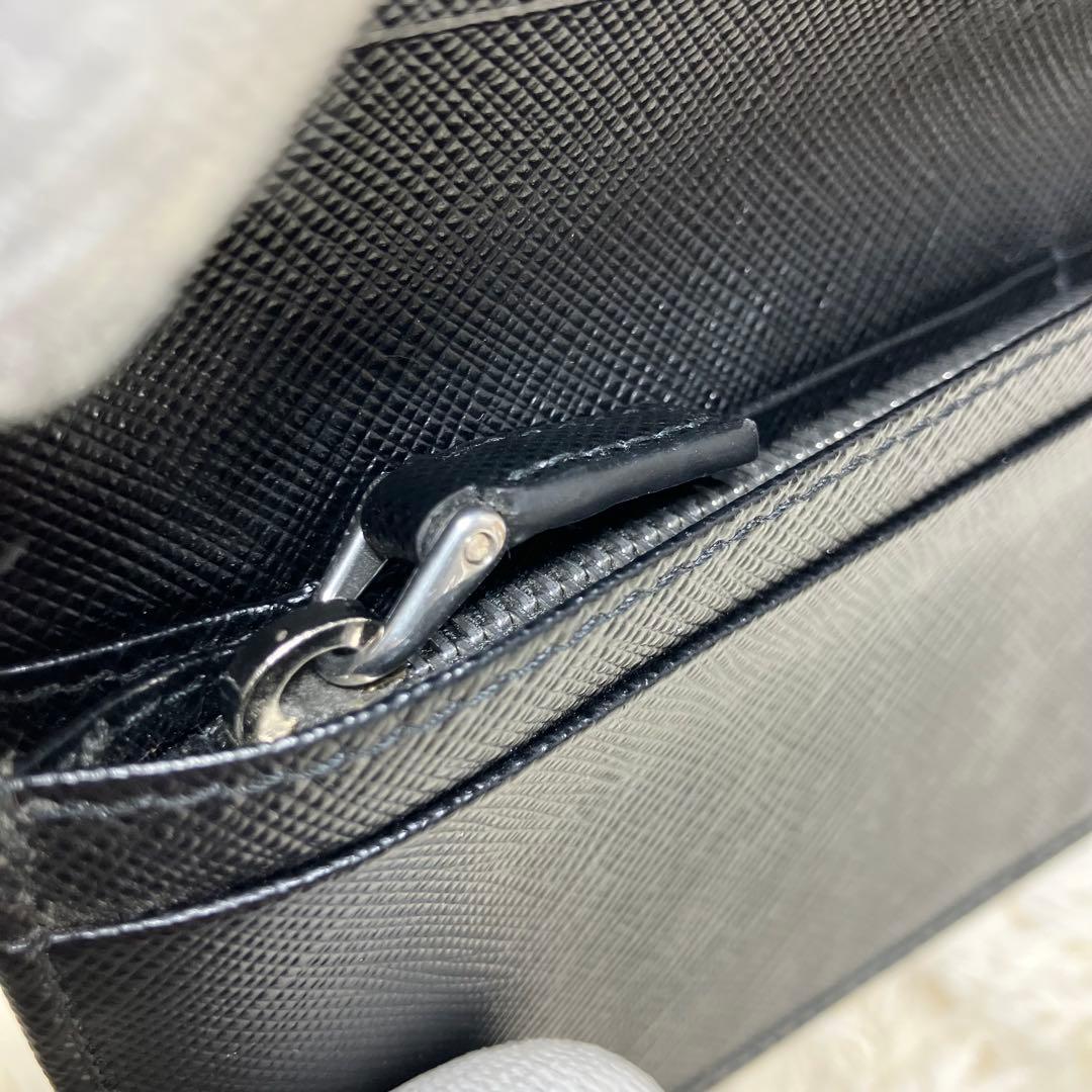 現行 プラダ ロングウォレット サフィアーノ 三角プレート IC内蔵