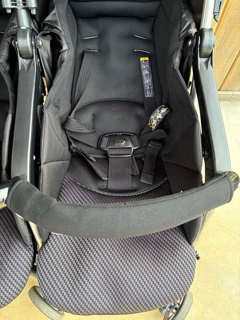 コンビ Combi ベビーカー ツインスピン ブラック 双子 2人乗りベビーカー