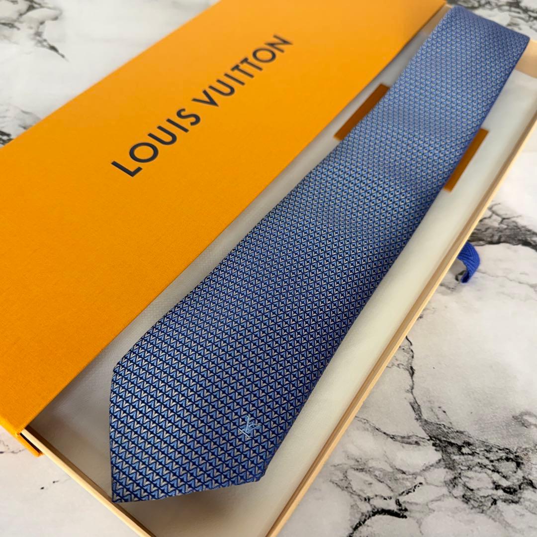 未使用品✨ルイヴィトン 最高級ネクタイ ダイヤモンドV 現行タグ 箱完備