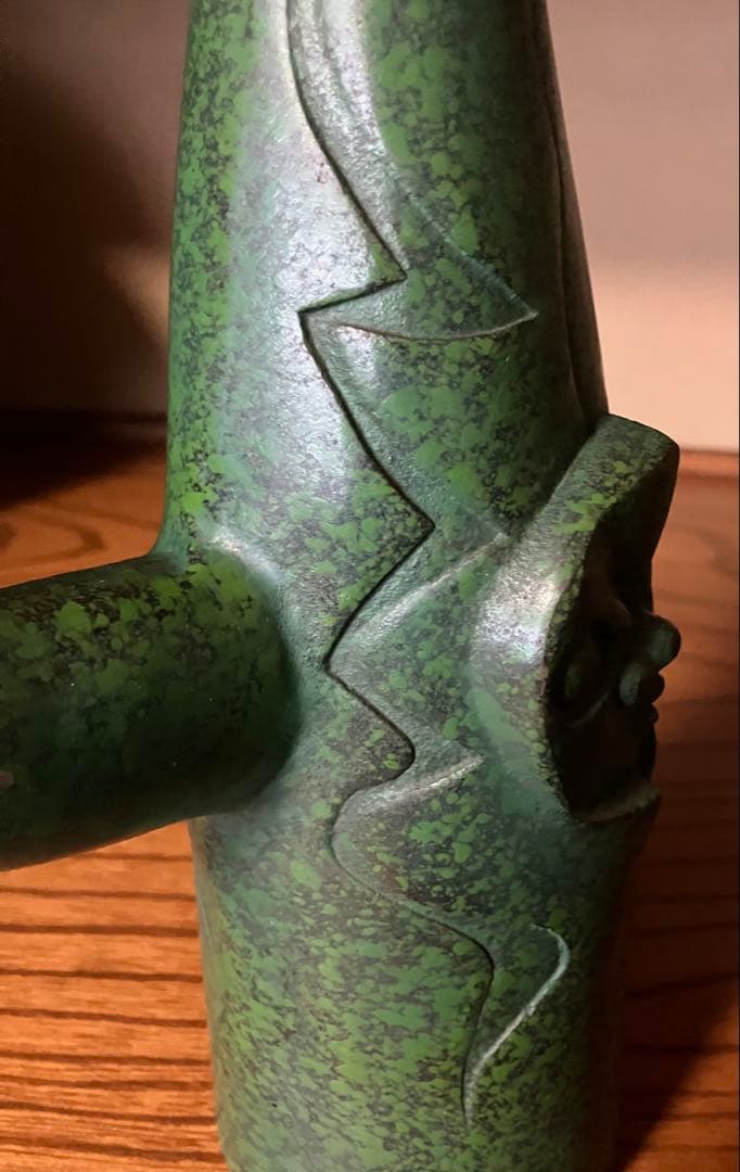 太陽の塔　台座付き　三菱カラーテレビ高雄　1970年　日本万博博覧会　岡本太郎