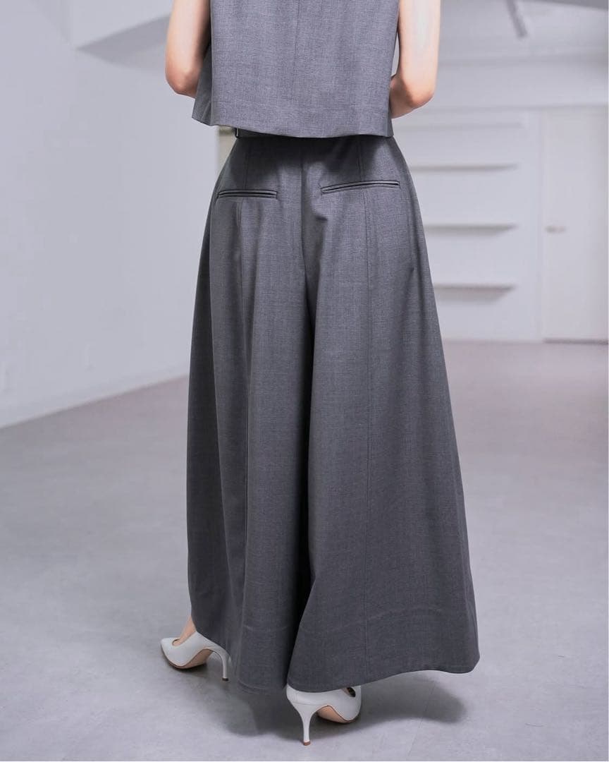 SHE TOKYO Fredグレー ワイドパンツ プリーツ入り