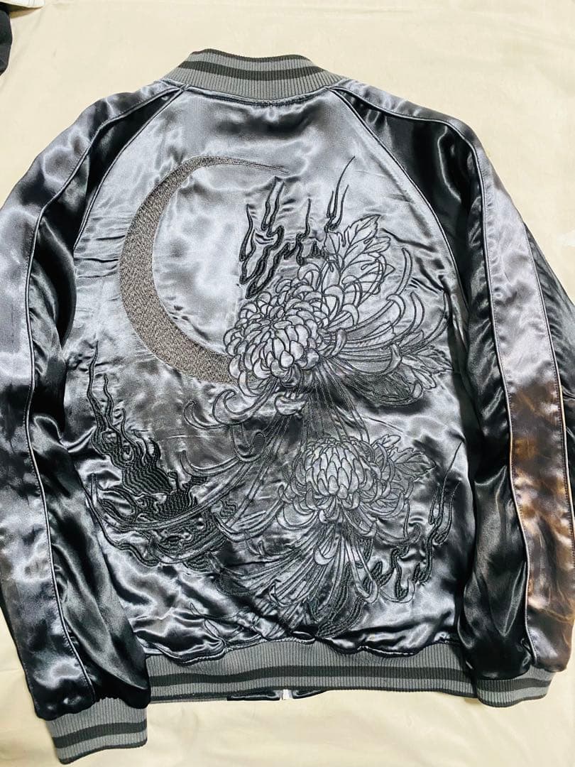 絡繰魂　粋　日本　スカジャン ドラゴン 菊刺繍 限定 最高 デザイン 2面使う