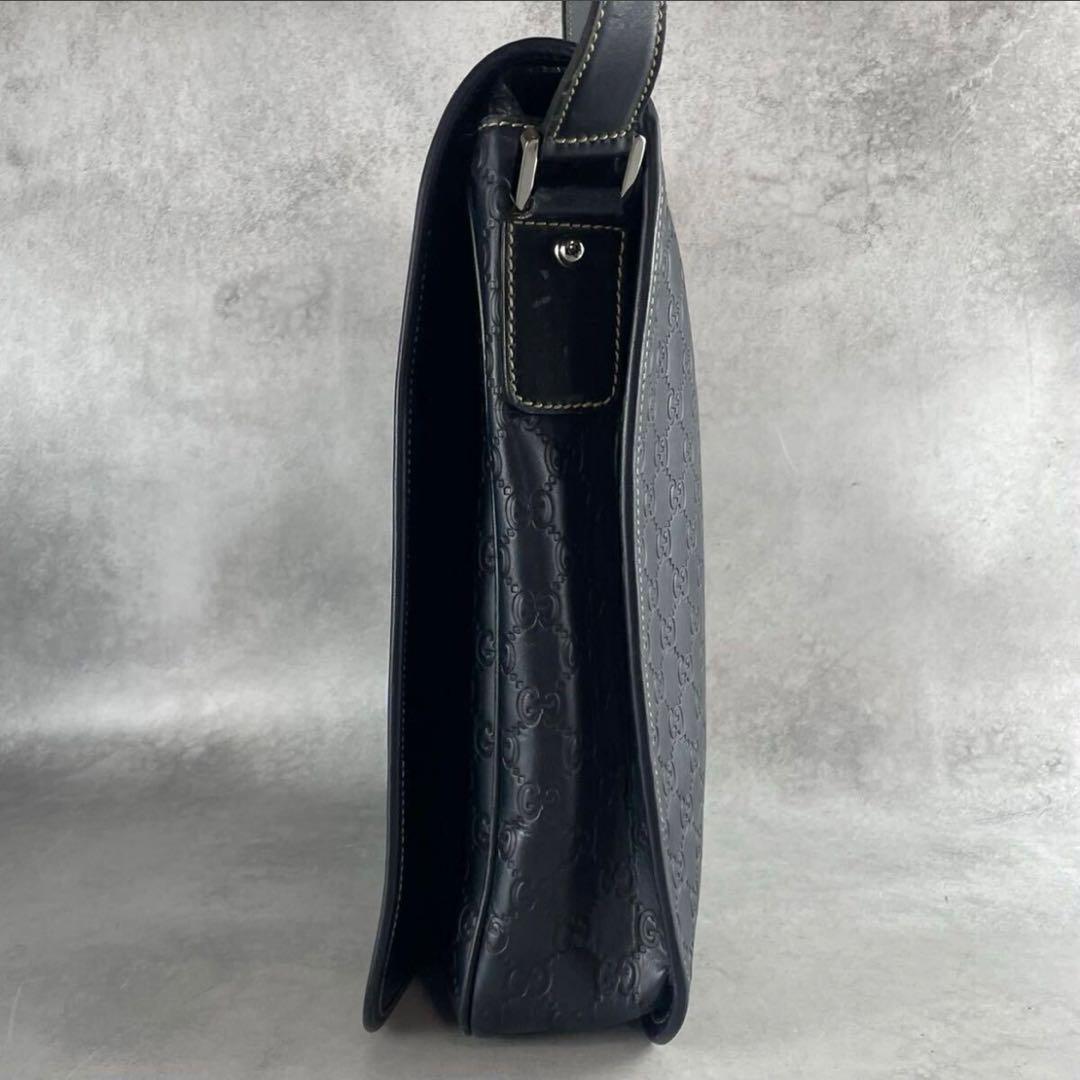 【極美品】グッチ ショルダーバッグ メッセンジャー シマ レザー ネイビー 紺色