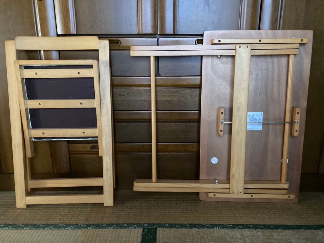 木製　折りたたみテーブルと椅子　天然木ラバーウッド　化粧パーティクルボード