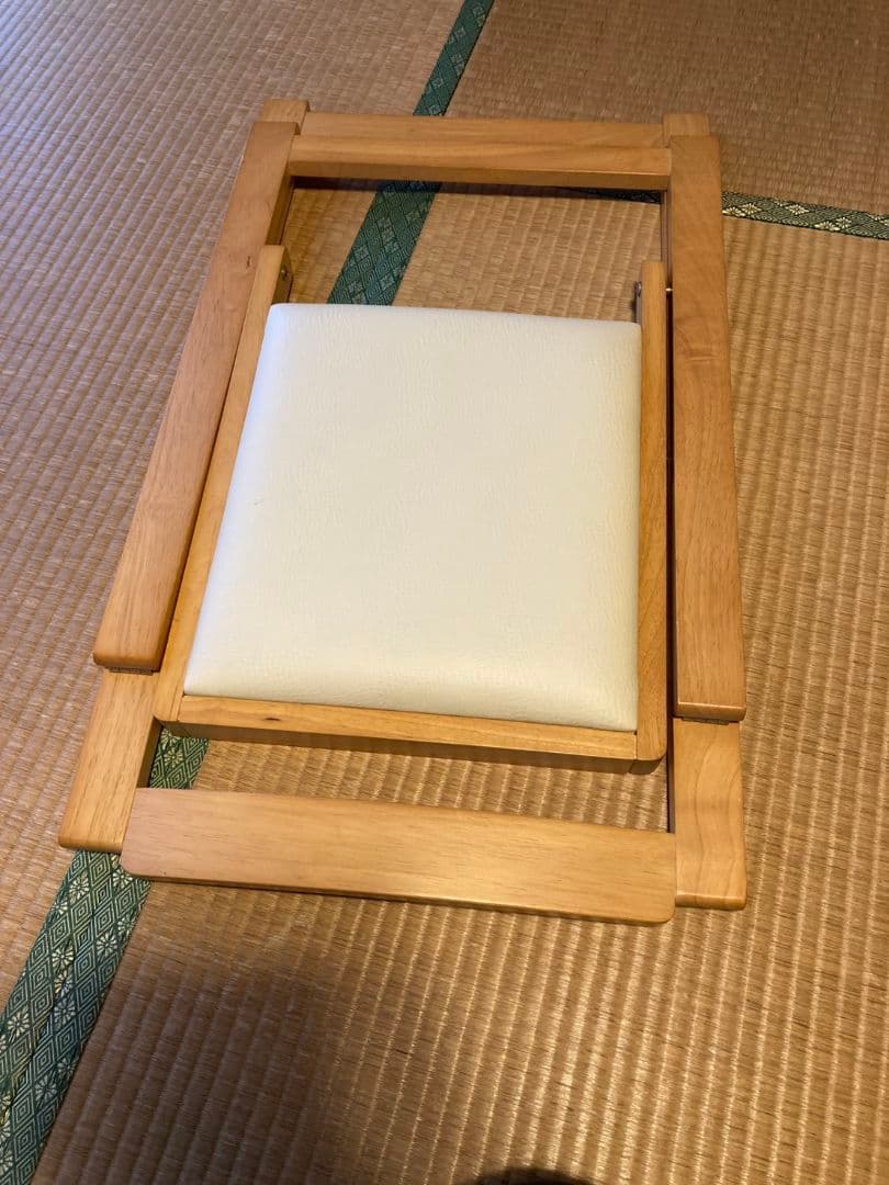 木製　折りたたみテーブルと椅子　天然木ラバーウッド　化粧パーティクルボード