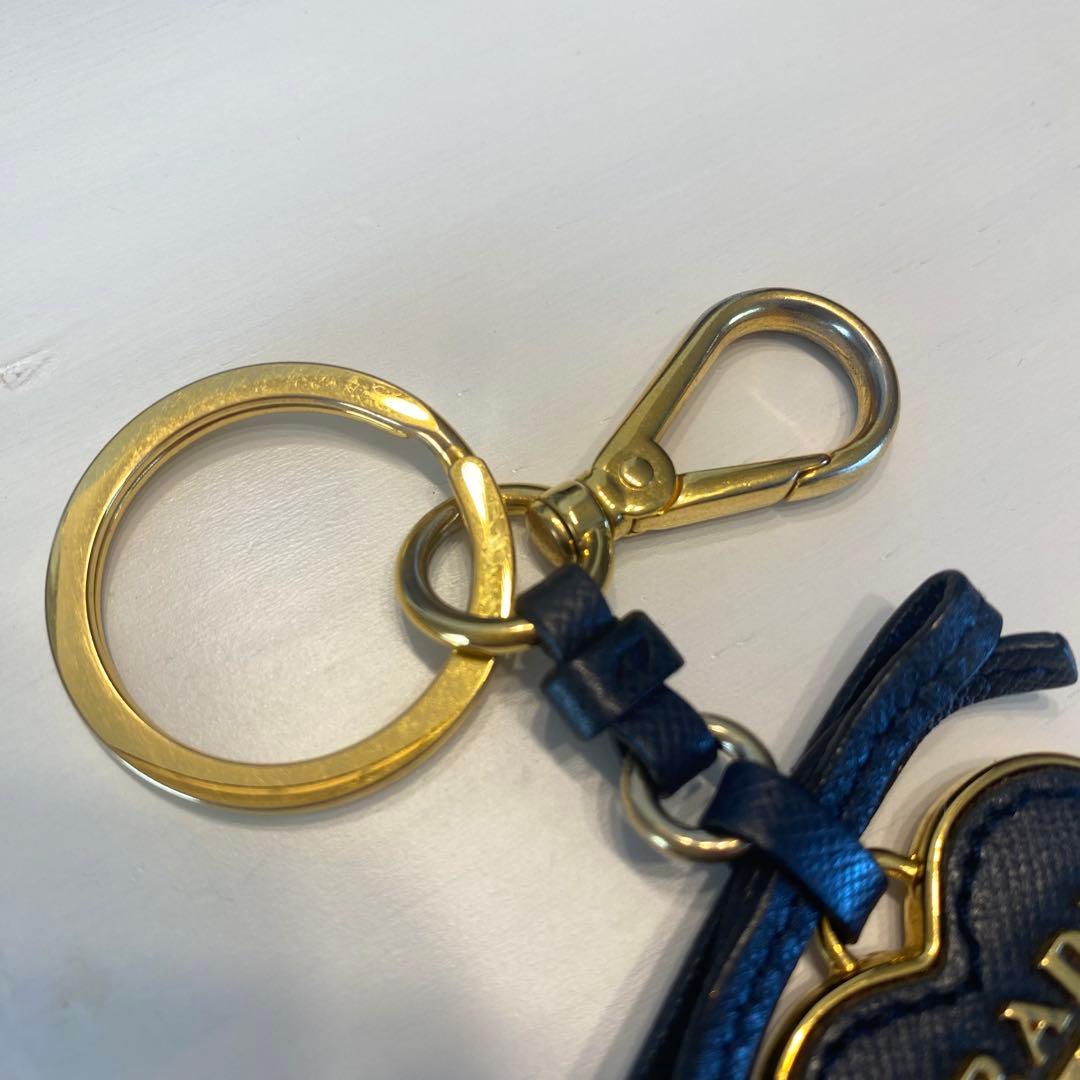 PRADA キーリング　ネイビー　箱付き