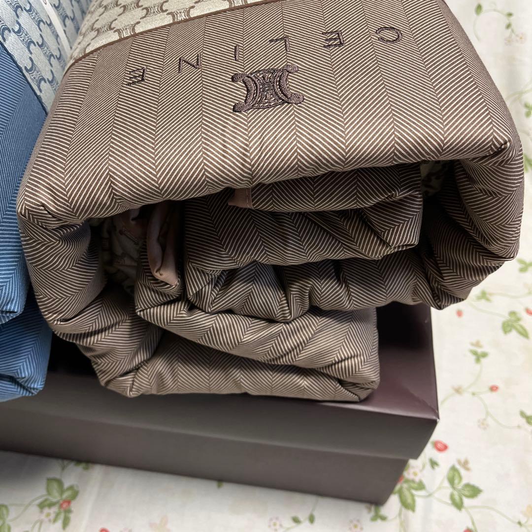 セリーヌ　合繊肌掛け布団 ２枚セット⭐️お値下げ