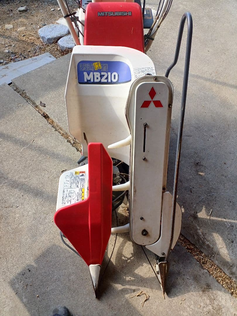 【中古】【エンジン動作確認済】三菱 MB210 バインダー
