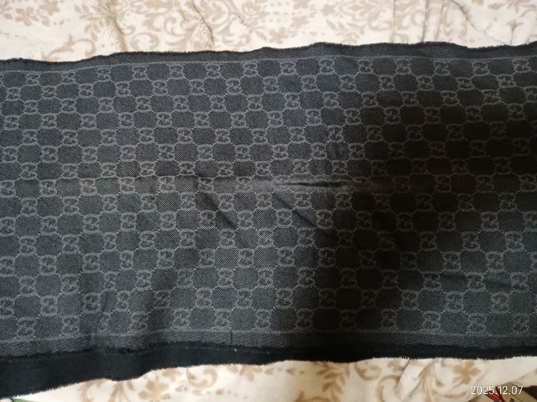 GUCCI　リバーシブルマフラー GGパターンユニセックス　イタリア製