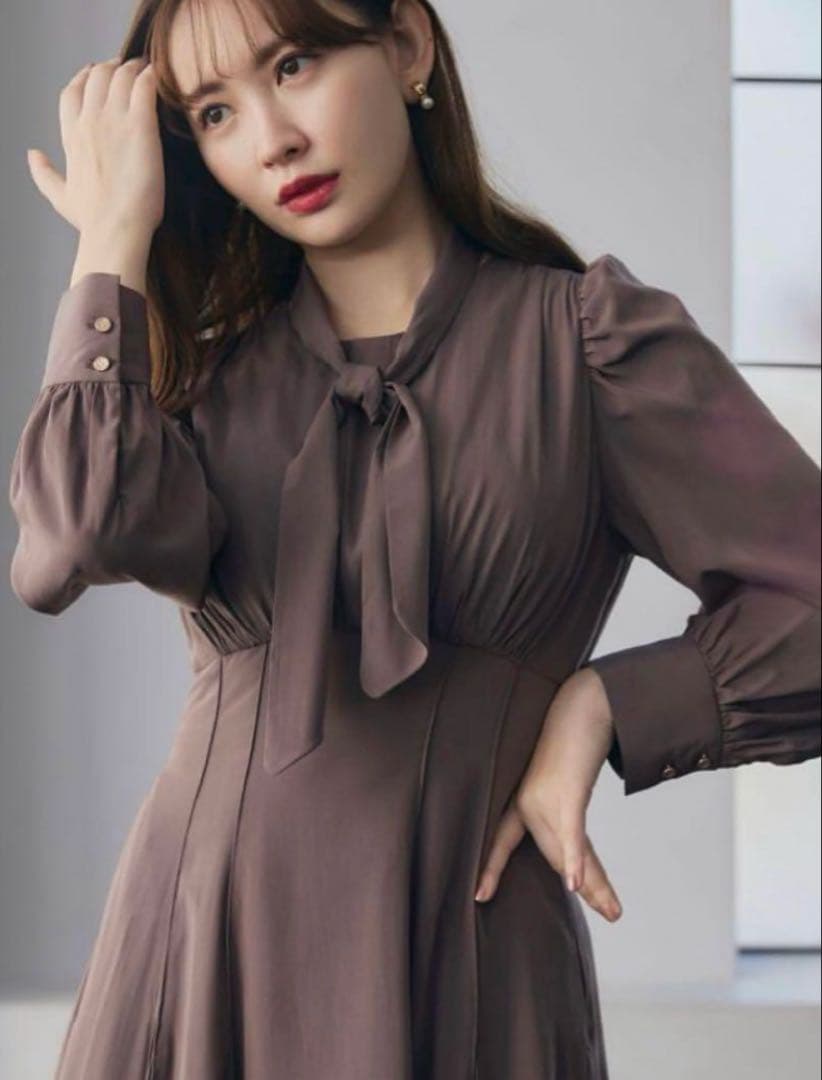 ワンピース herlipto Rocco Tie Satin Dress